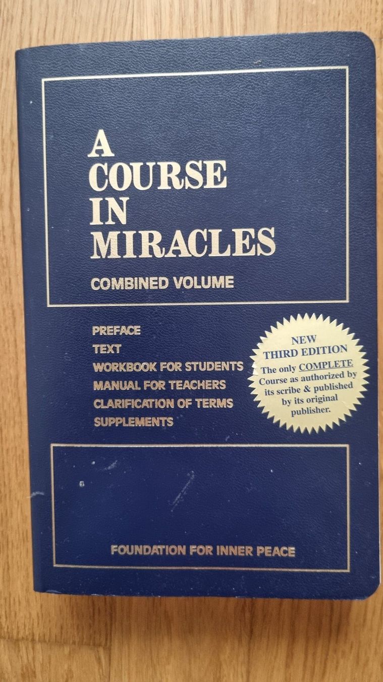 Libri: spannend: A course in mircales; Dr. H. Schucman – Usato da Belp venduto da MaSu39
