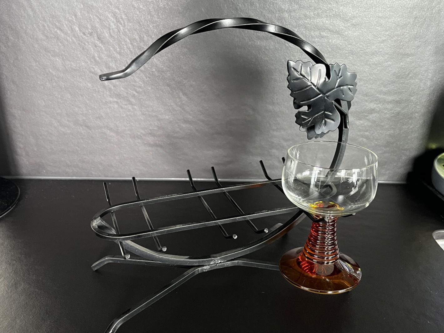 Verres: Römer Weingläser 6 Stk. mit Ständer Vintage – D'occasion à Bäch SZ par Mastergevin
