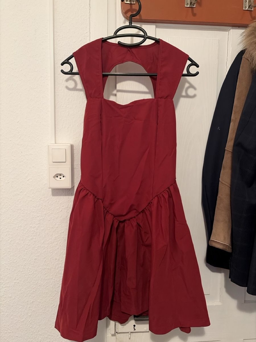 Vestiti: Kleid rot Grösse S neu – Nuovo (secondo la descrizione) da Opfershofen TG venduto da dan_nxk8