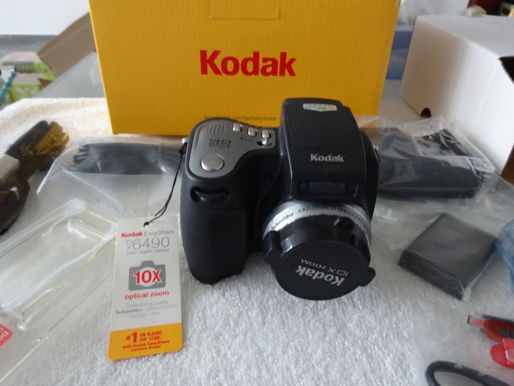 Kodak Fotocamera: Kodak Easy Share DX 6490 orginalverpackt – Nuovo e nell'imballaggio originale da Neerach venduto da jenny062