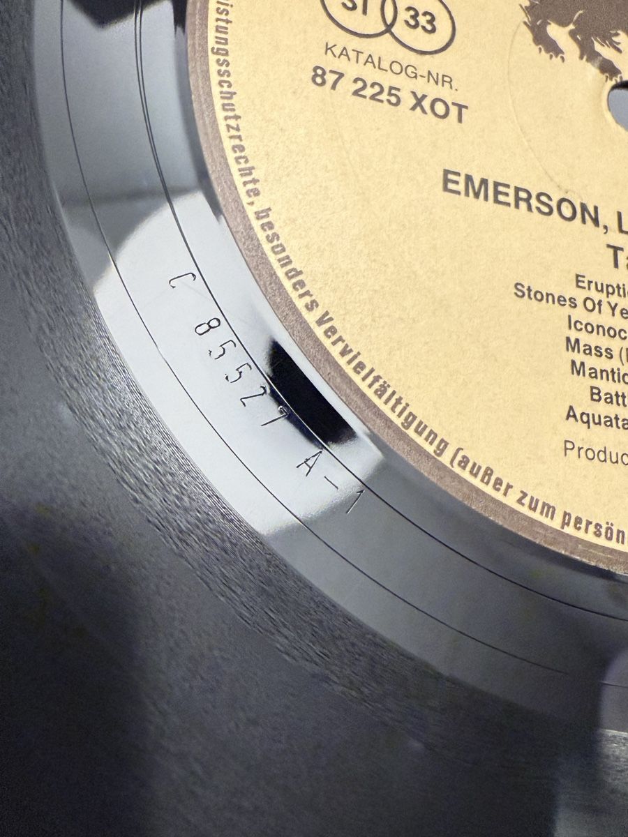 Dischi in vinile: Emerson, Lake & Palmer - Tarkus / DE 1973 – Usato da Delémont venduto da Studio_du_soleil 2