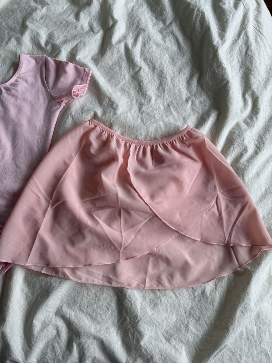 Lotti & Set di vestiti: Rosa Ballett Leotard mit Rock  – Usato da Bern venduto da wisemagpie 3