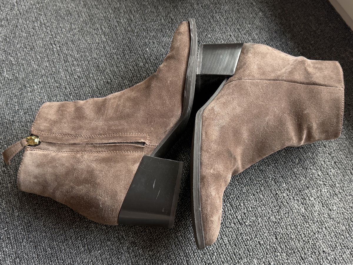 Damenschuhe: Bottines en daim marron taille 38  – Gebraucht aus Bulle von LeMoleson 4