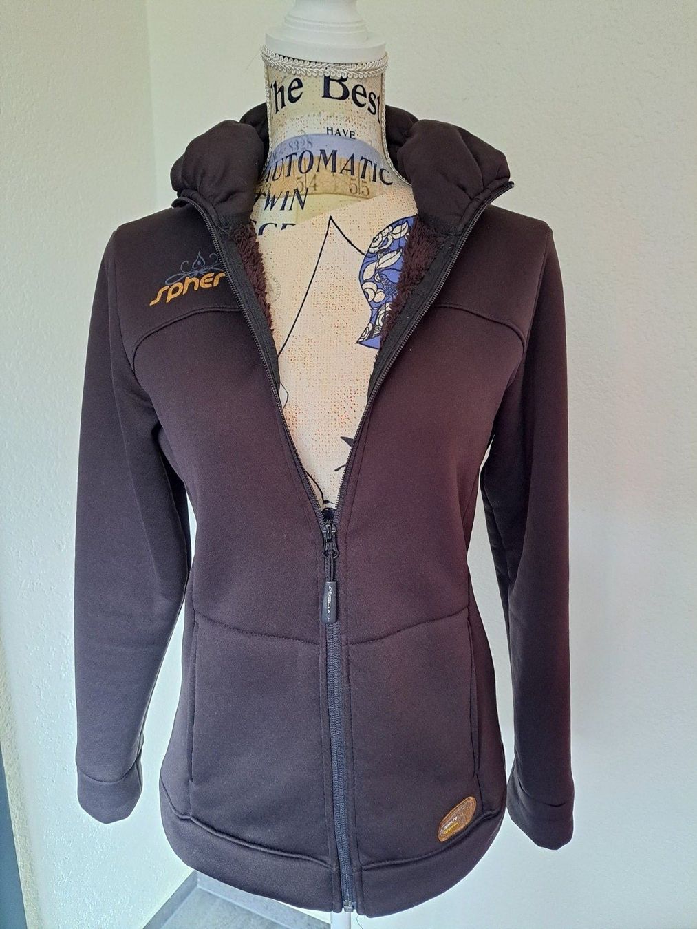 Jacken: Veste Dame sportive Obscure – Gebraucht aus Courrendlin von Aheinza