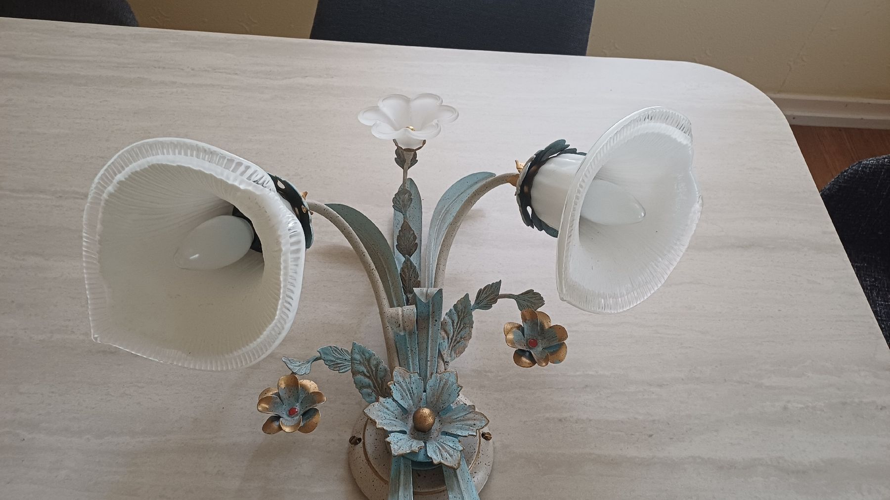 Lampen: Schöne Vitage Lampe  – Gebraucht aus Flawil von Pinkmalibu 1