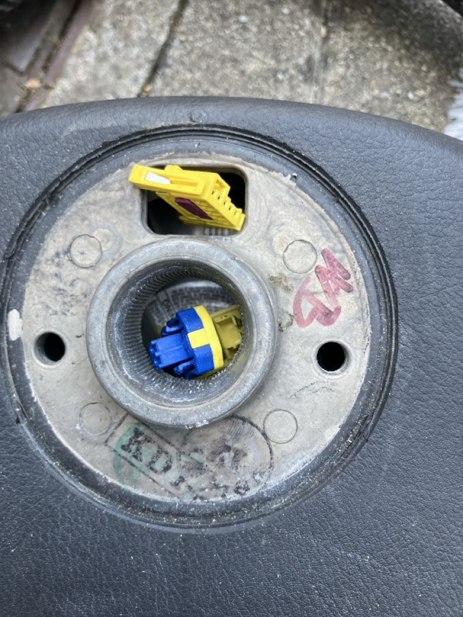 Audi Tutti pezzi di ricambio auto: Lederlenkrad Audi – Usato da Spreitenbach venduto da Strolch 3