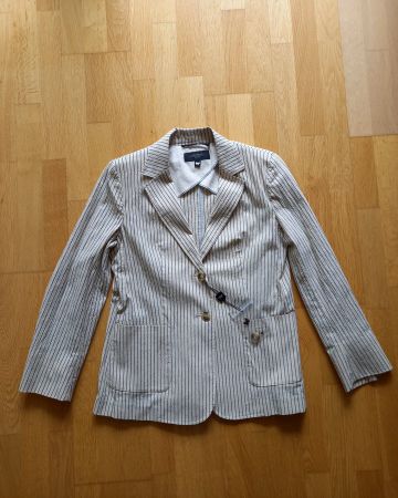 Schöner Blazer von WEEKEND/MaxMara in Grösse 42 NEU