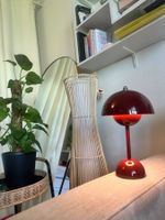 Rote Tischleuchte, Nachttischlampe, neuwertig! Blumentopf