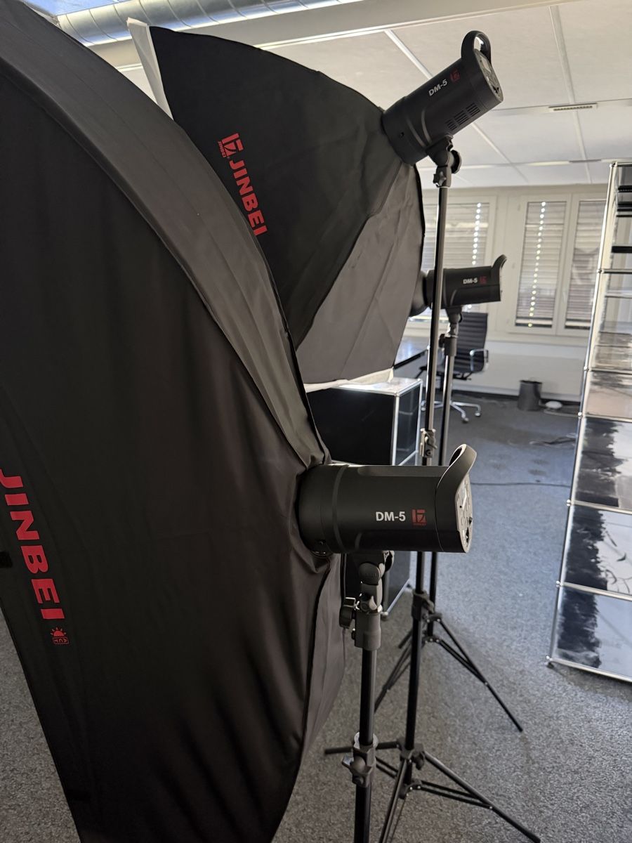 Jinbei Flash: Jinbei Studioblitz DM-5 Set mit Softboxen und Stativ – Usato da Nänikon venduto da MircoPellegrino 1
