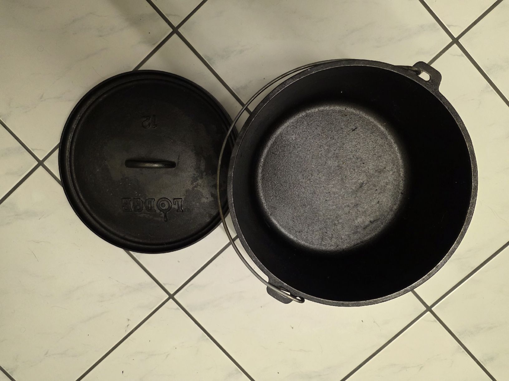 Casseroles: Lodge Camp Dutch Oven – D'occasion à Stäfa par Manuelas3 1
