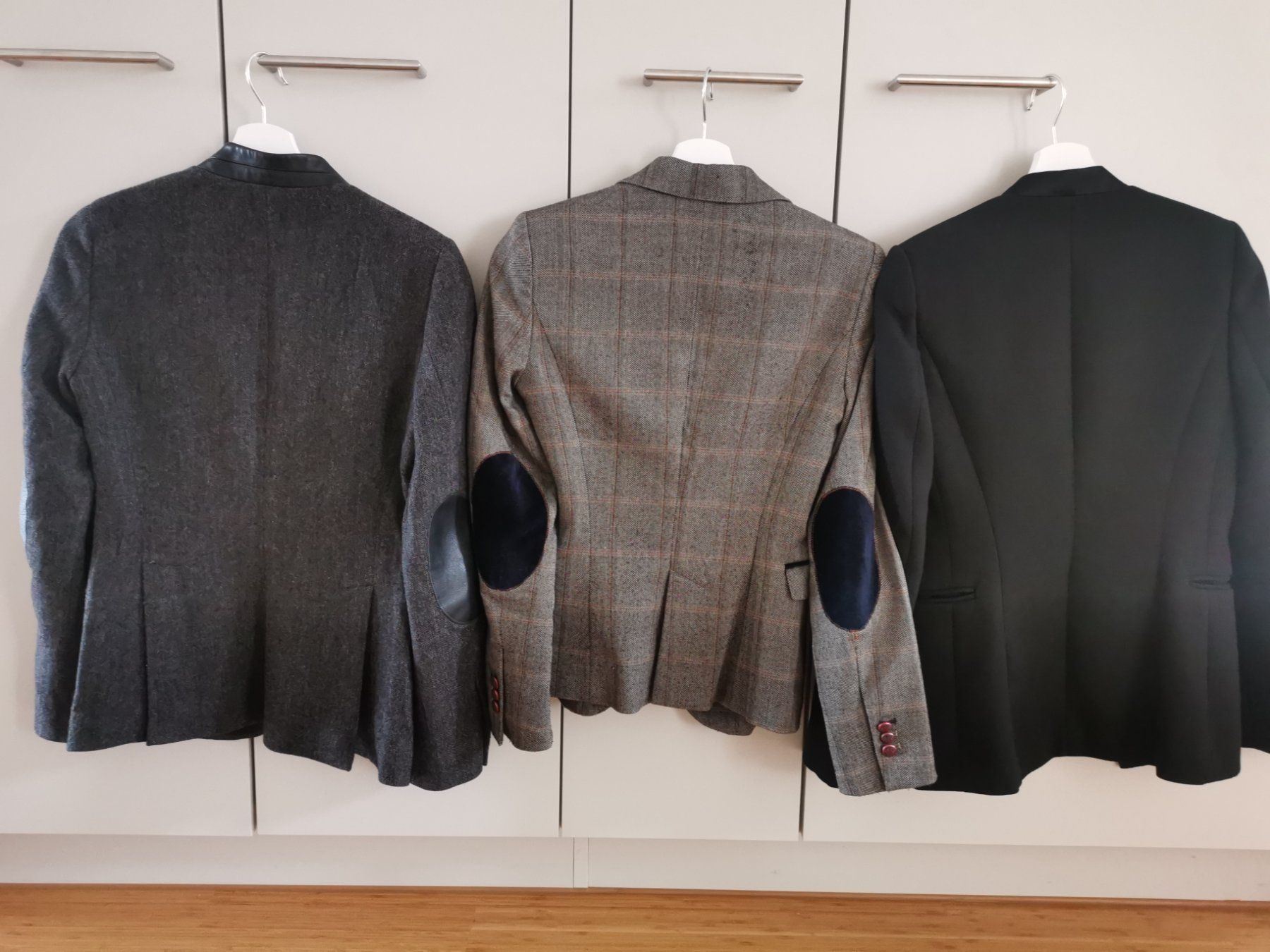 Completi & Tailleur: 3 Damenblazer, 2 Zara, 1 Massimo Dutti – Usato da Niedergösgen venduto da lil_s6k8 1