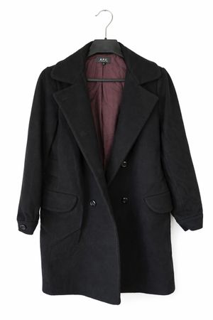 Manteau A.P.C. noir élégant, taille 36