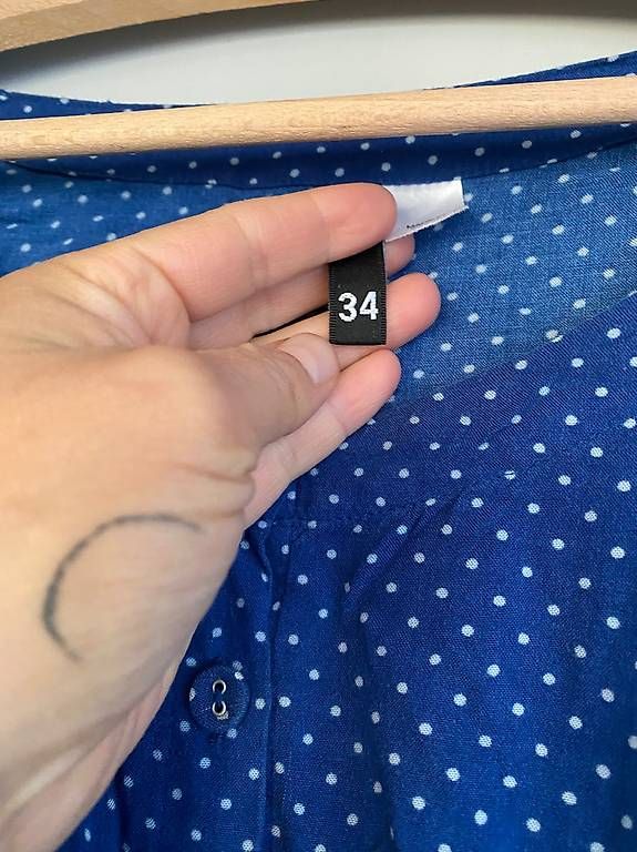 Vestiti: Sommer Kleid Grösse 34 – Usato da Riehen venduto da Amapolita 1