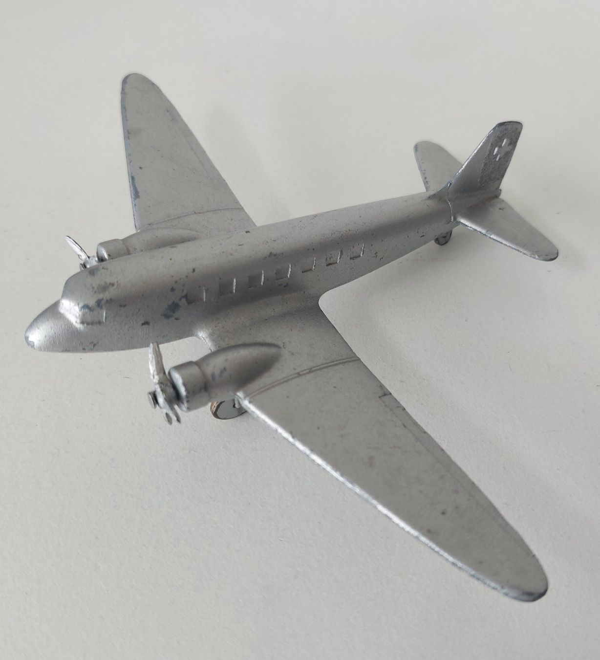 Spielzeuge: Bühler Flugzeug Swissair DC 3  Flieger – Gebraucht aus Schenkon von Elbarto007