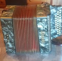 Vintage Akkordeon „Claude“ – Diatonisch (Sammlerstück / Rari