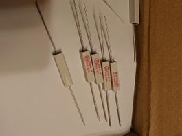 5x Drahtwiderstand 0.68 Ohm 5W 10% - 208-8 - Hochleistung