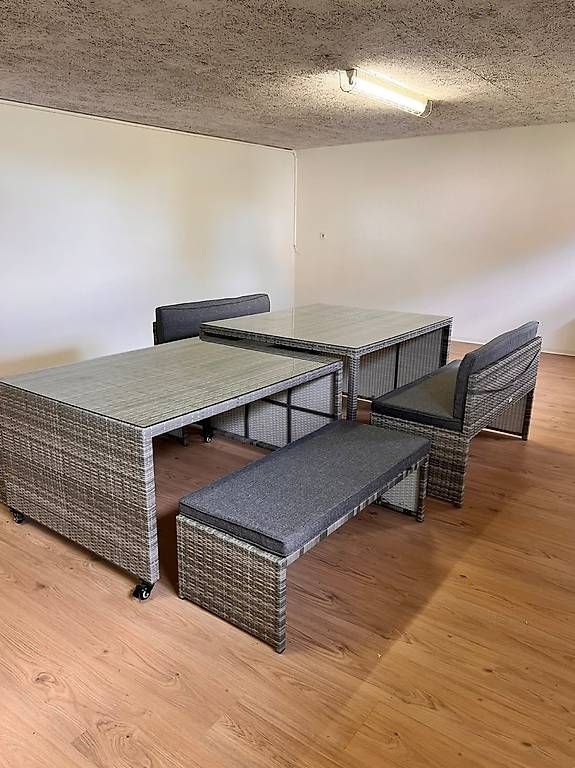 Set di tavolo e panche: MELBA Gartenlounge - wie neu - platzsparendes Cube-Set – Usato da Hausen AG venduto da ferhat69