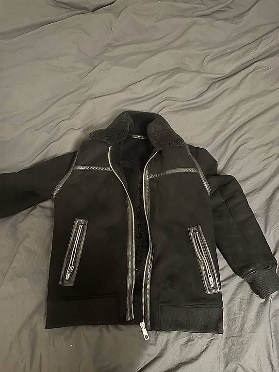 Jacken: Sherpa Winterjacke Schwarz – Gebraucht aus Dübendorf von Fklobato