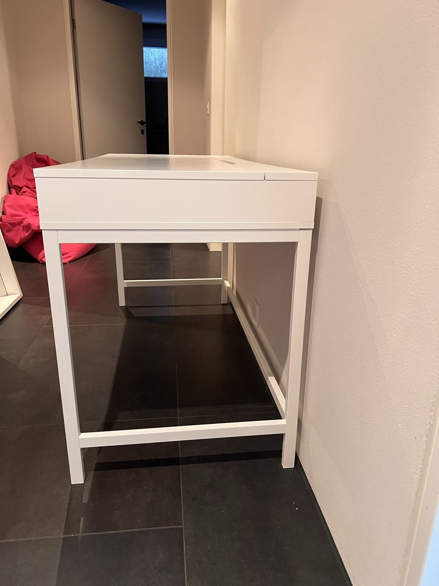 Ikea Bureaux: IKEA MICKE desk white with cable management storage unit – D'occasion à Winterthur par Maxie02 4