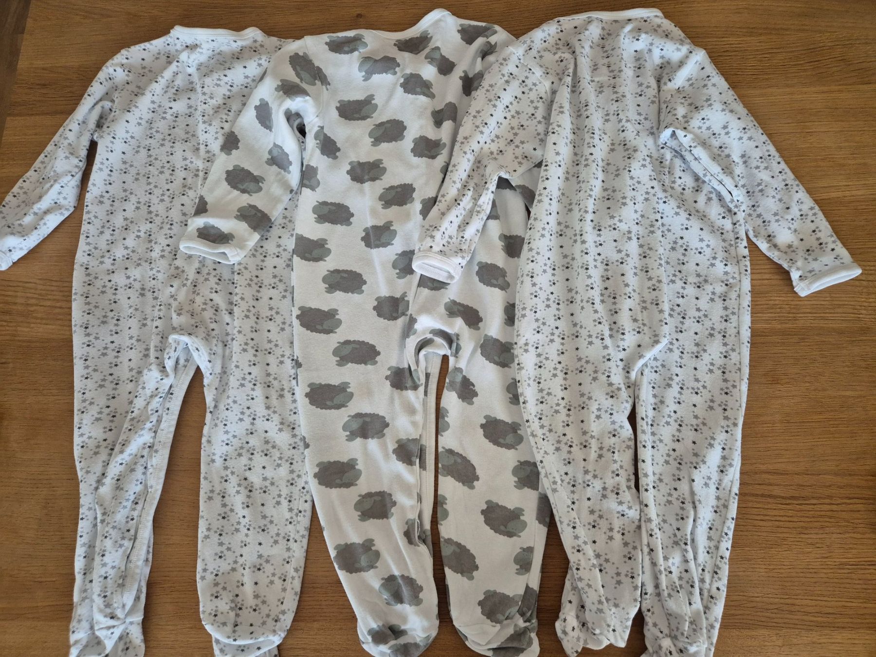 Pyjamas: 3 Pyjamas UNISEX bouton pression T. 92 100% coton – Gebraucht aus Satigny von Helene2014 1