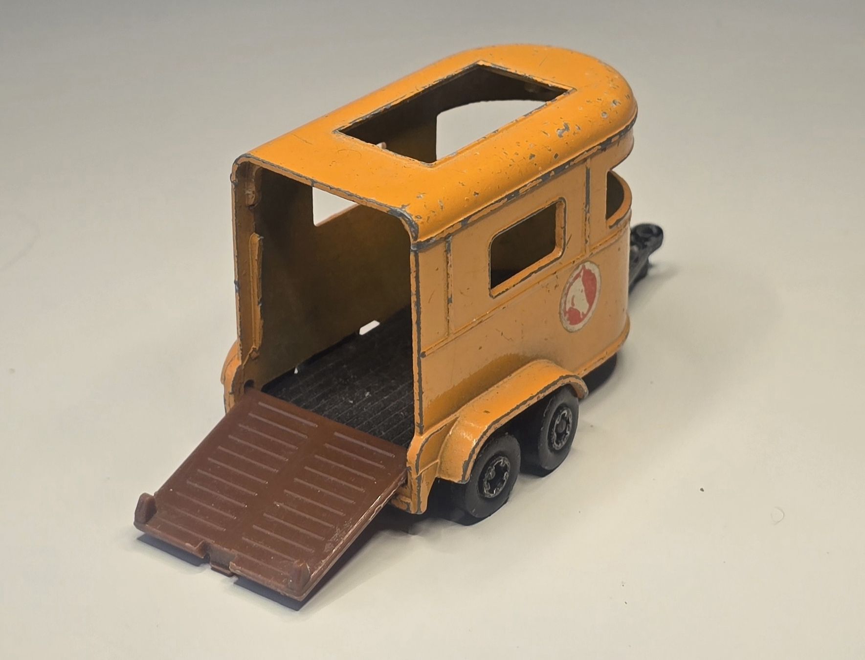 Matchbox Modellini d'auto: Matchbox Pony Trailer – Usato da Kirchberg BE venduto da HotWheelsSammler 1