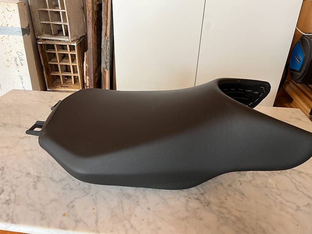 BMW Alle Motorradersatzteile: Sitzbank BMW R 1250 R – Gebraucht aus Toffen von Topcase850