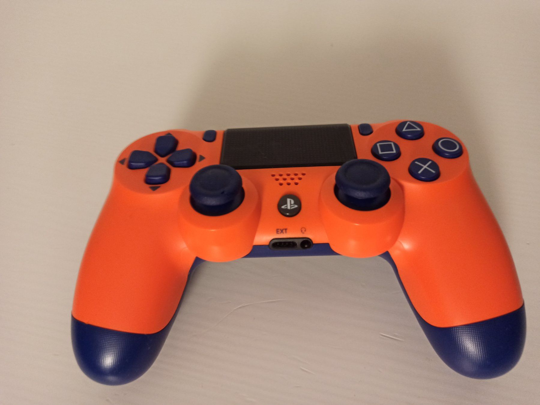 Controller: Original Controller Sony PS4 DualShock 4 Sunset Orange V2 – Usato da Oberweningen venduto da mar_87mx