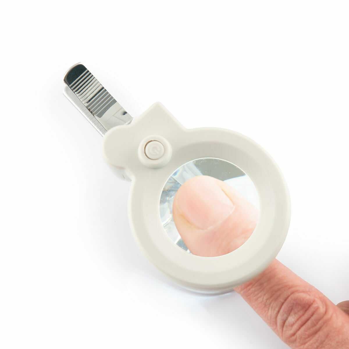 Manicure: Nagelknipser mit LED-Licht, Lupe und Feile – Nuovo e nell'imballaggio originale da Giubiasco venduto da news-shop 2