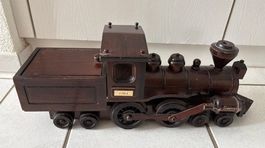 Holz-Lokomotive nach einem Modell aus dem Jahr 1864