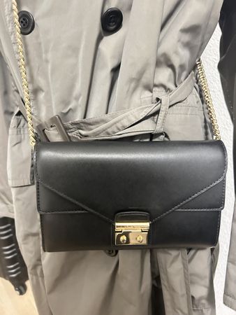 Michael Kors Abendtäschli, schwarz mit Goldkette, Neu! (54)