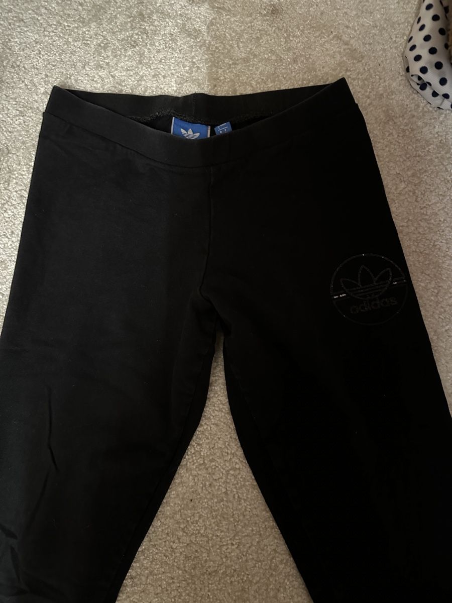Adidas Leggings: Adidas Leggins 34 – Gebraucht aus Wallisellen von Last_Chance_Sale 1