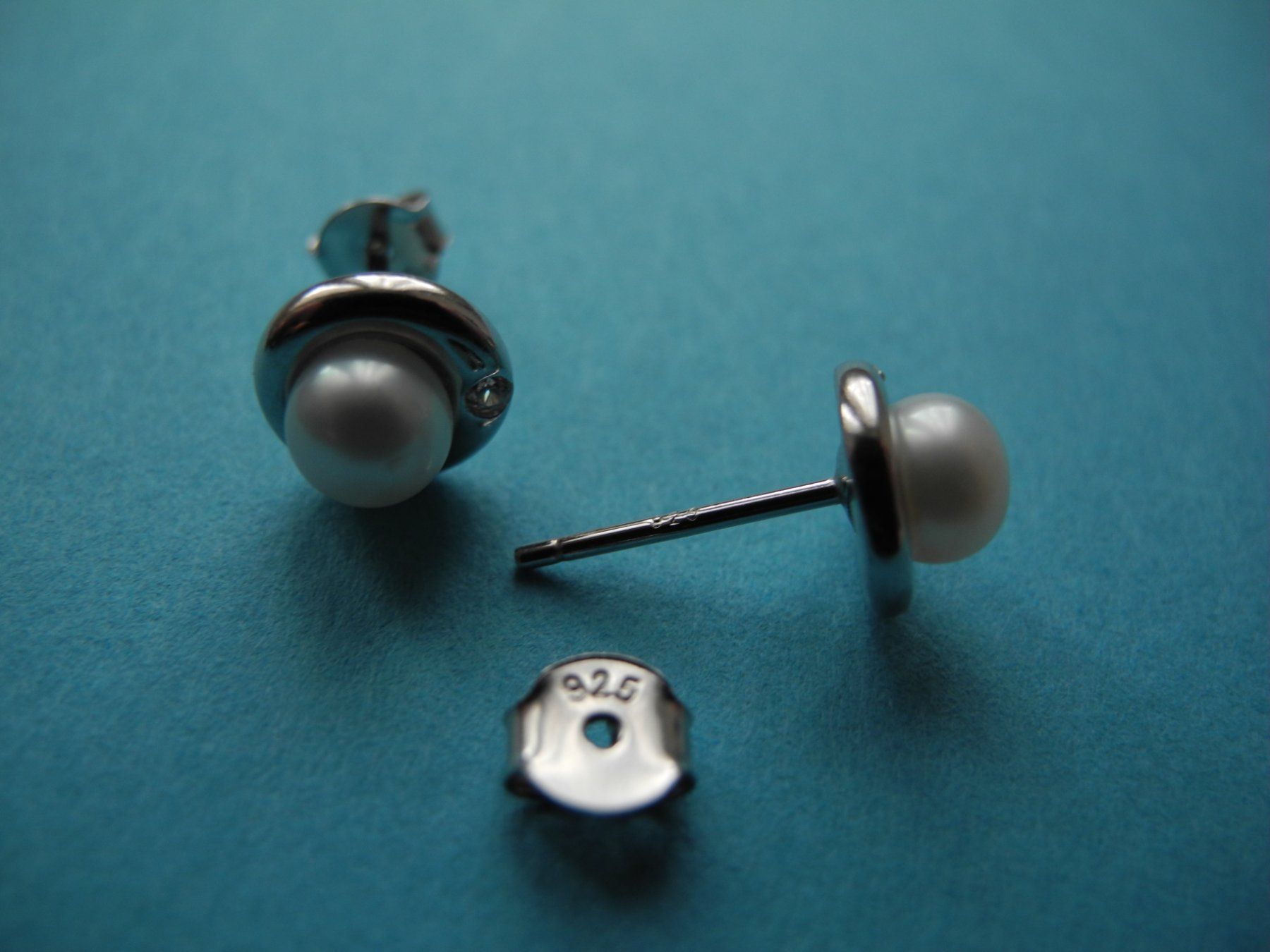 Orecchini pendenti & Orecchini a lobo: Ohrstecker 925 Silber mit Perlen – Nuovo (secondo la descrizione) da Balsthal venduto da qwer24 1