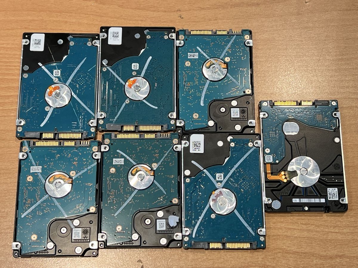 Harddisks: Defekte Festplatten, Restposten – Defekt aus Gossau SG von WE-SHOP 1
