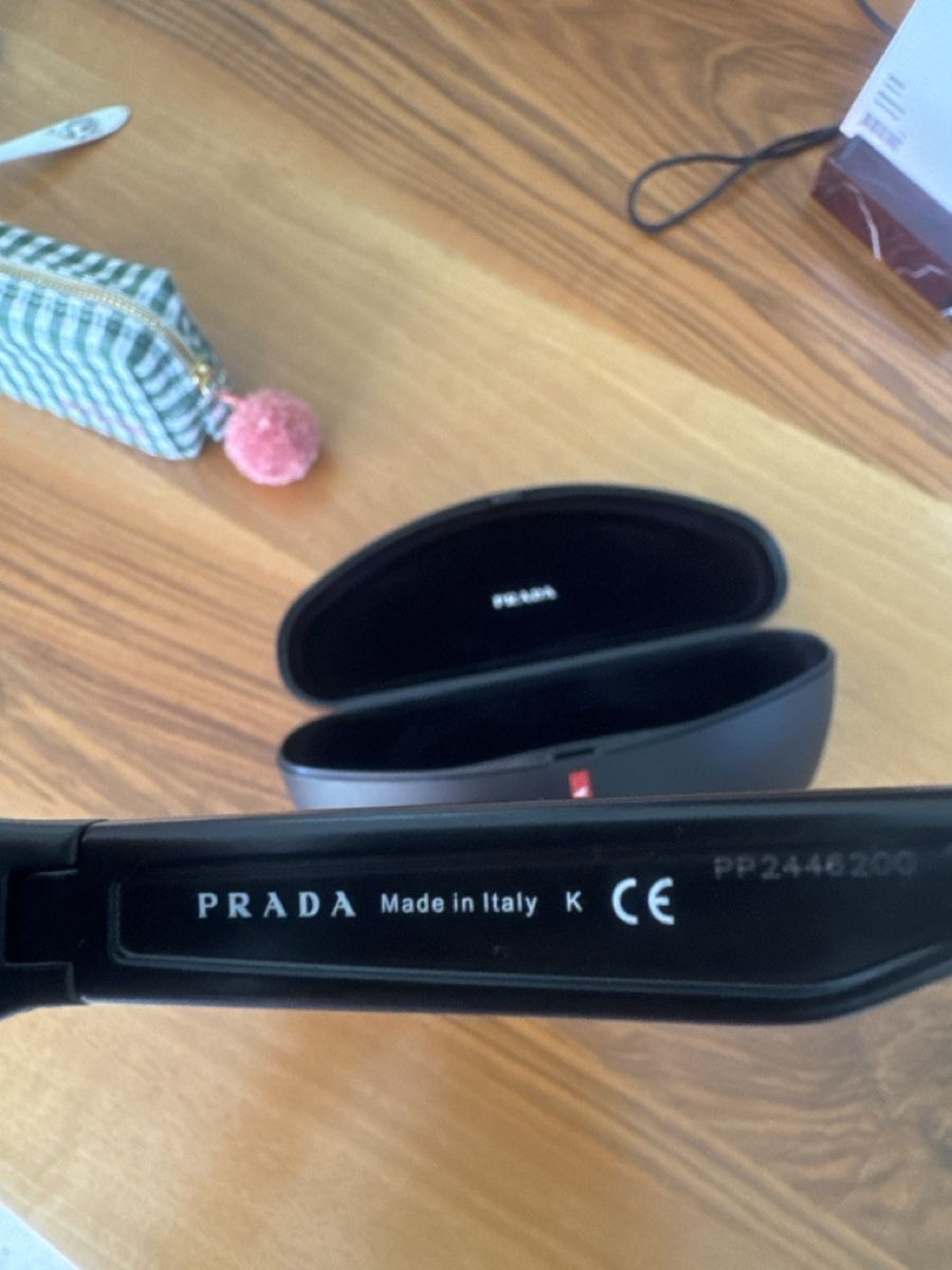 Prada Brillen & Gläser: Prada Sonnenbrille wie neu! – Gebraucht aus Gipf-Oberfrick von Iberico 8