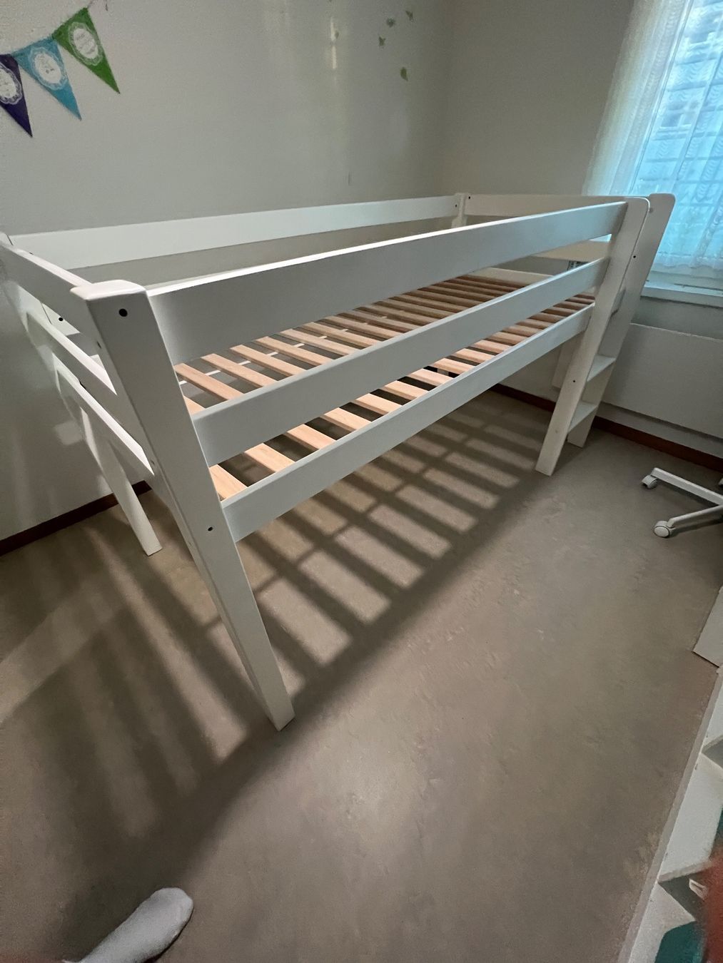 Letti: Kinderbett/ Hochbett/ Bett mit Treppen – Usato da Herisau venduto da Bilyana13 2