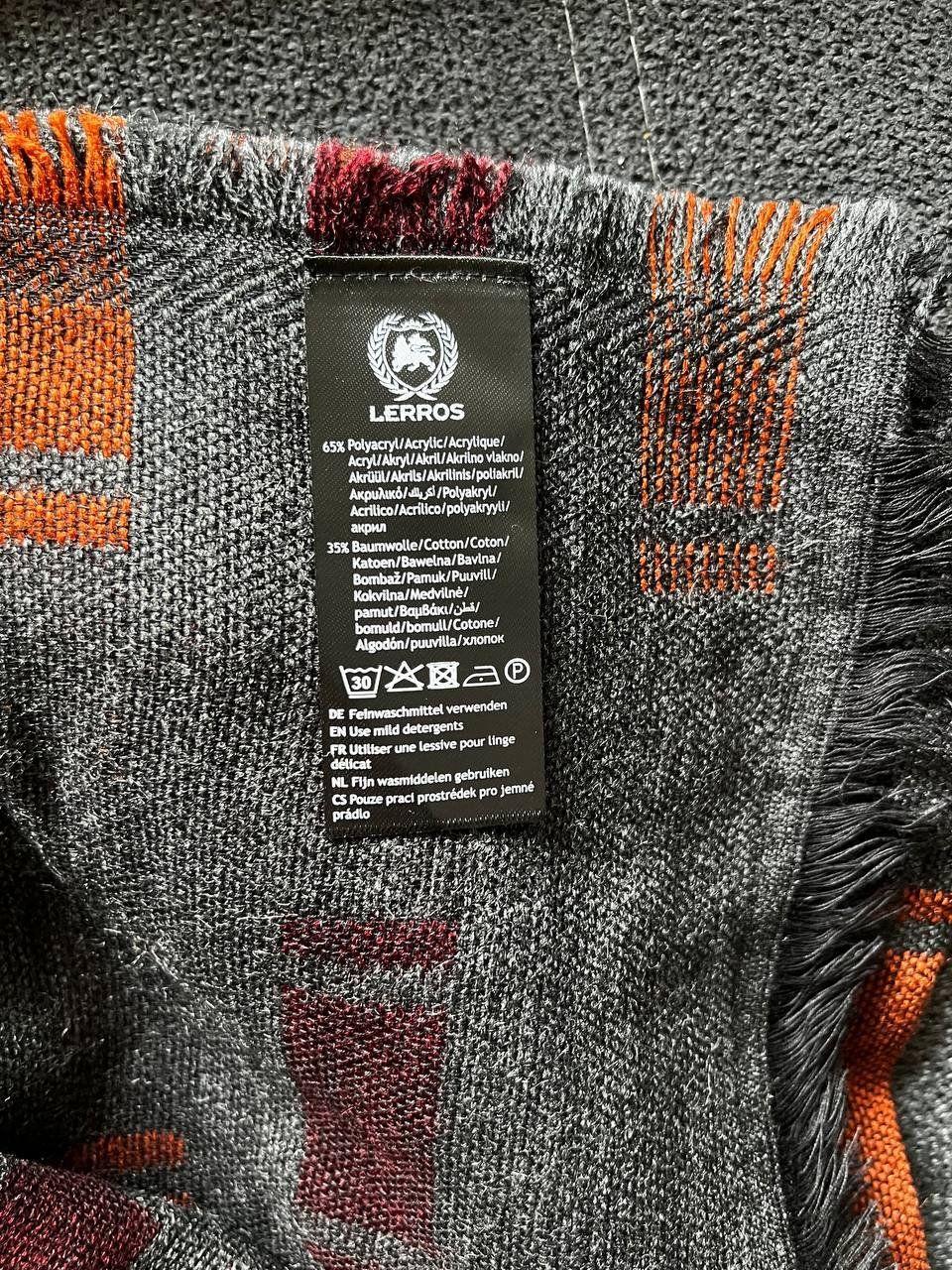 Foulards, Tücher & Schals: Neue Schal – Neu und originalverpackt aus Riehen von edu_92w7 7