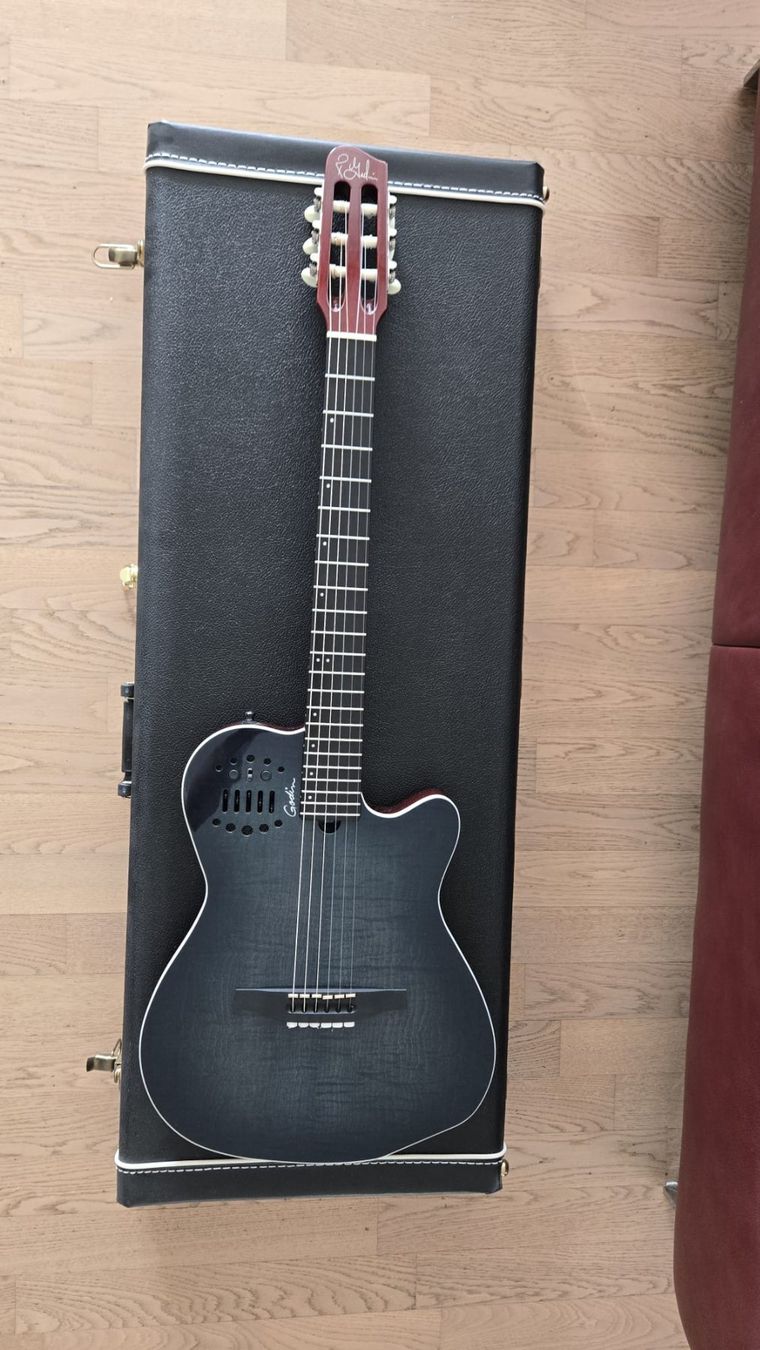 Godin Musikinstrumente: Godin ACS Denim Blue Flame – Neu (gemäss Beschreibung) aus Hombrechtikon von domzel072 1