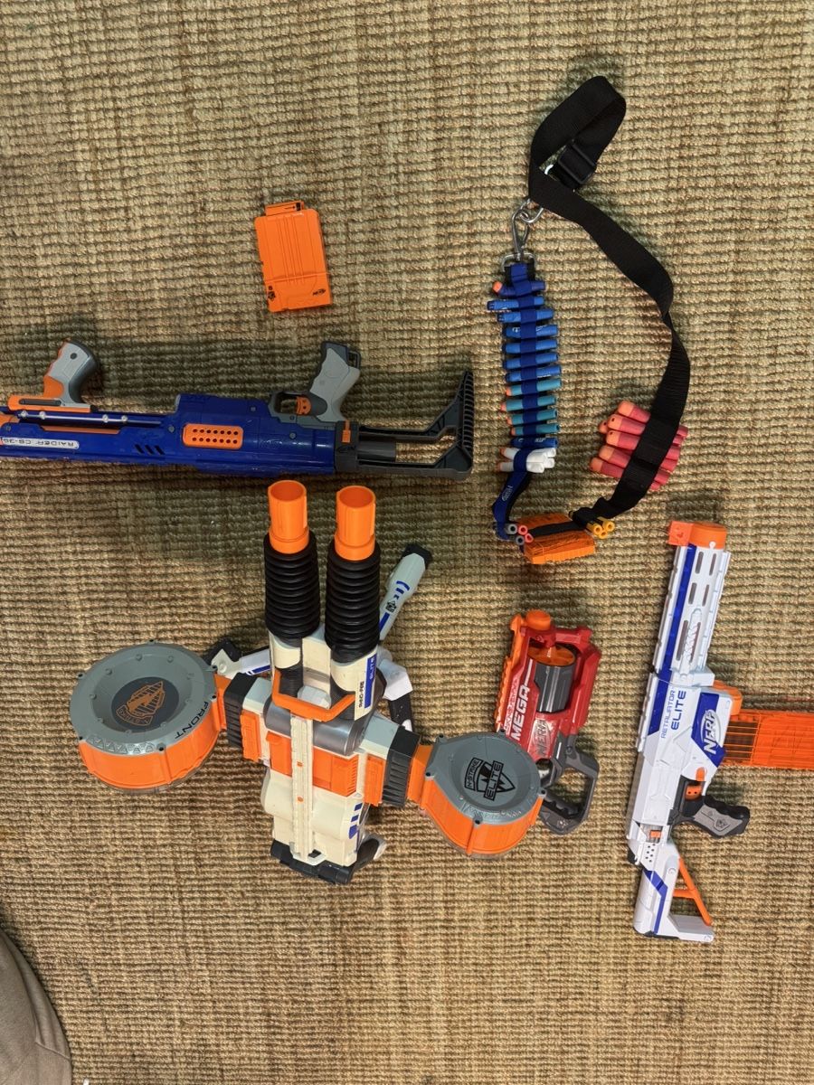 Nerf Spielzeuge: Nerf Blaster Set gebraucht mit Zubehör – Gebraucht aus Wettingen von lau_yq8l
