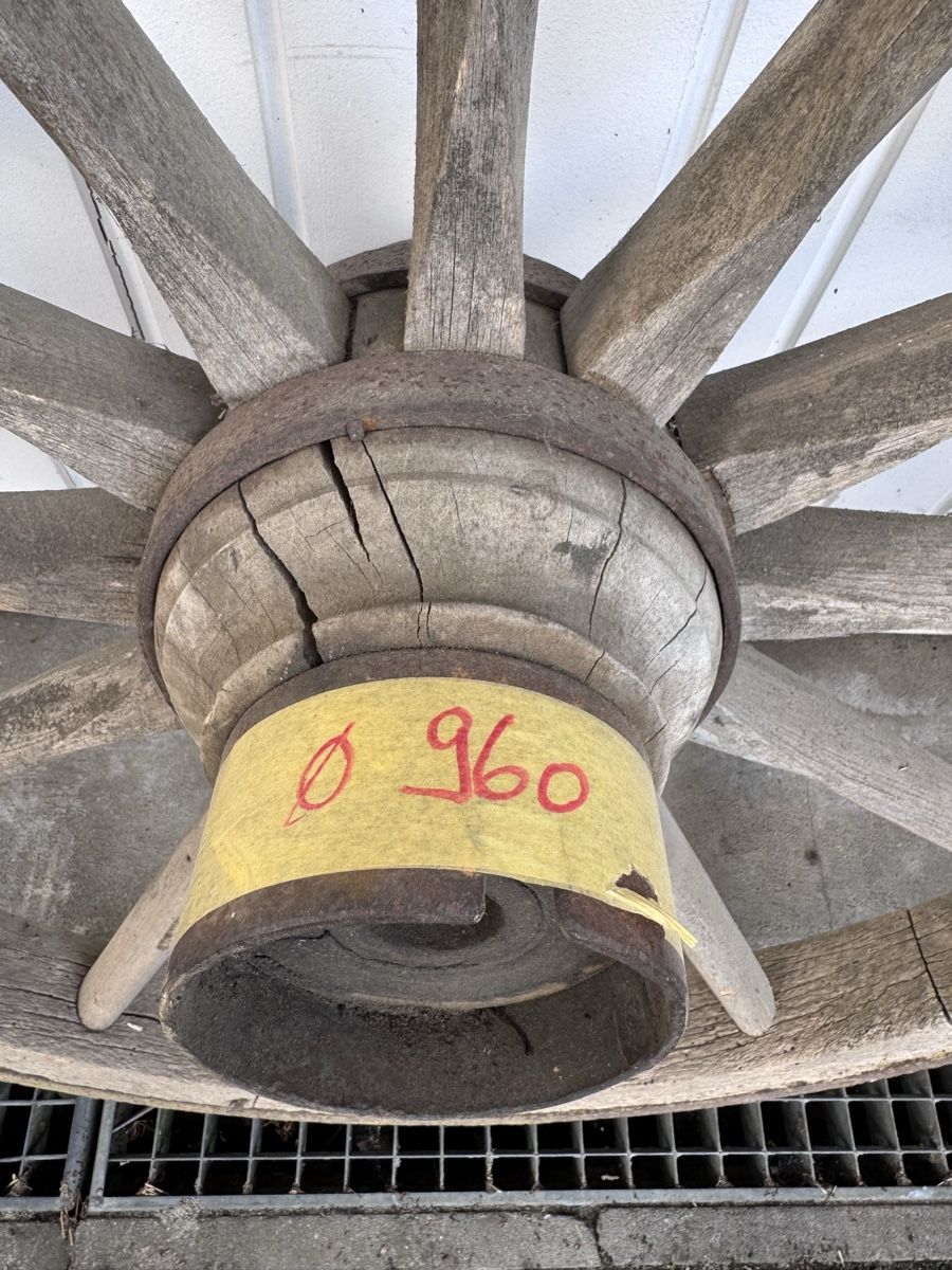 Alle Dekorationen: Wagenrad Antik Durchmesser 96cm – Gebraucht aus Niederbüren von Oetschli 1