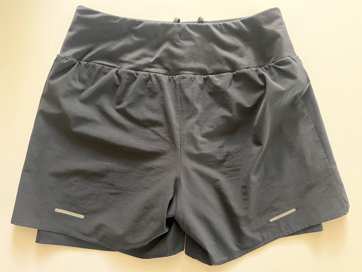 Asics Pantalons: Asics Shorts – D'occasion à Zürich par caro.ha. 6