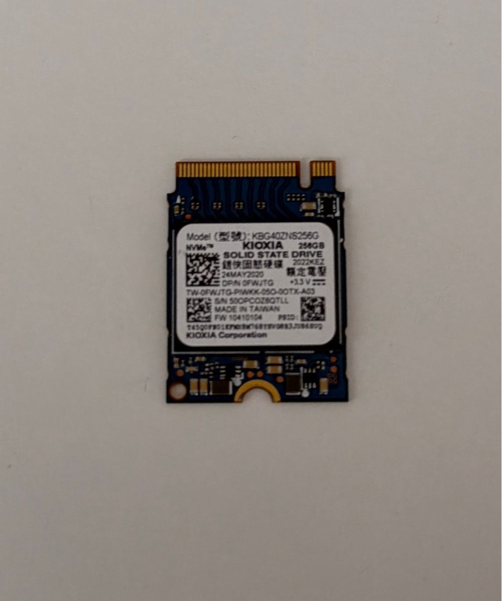 Dischi rigidi: Kioxia 256GB 2230 NVME SSD – Usato da Pfäffikon SZ venduto da cha_lh26
