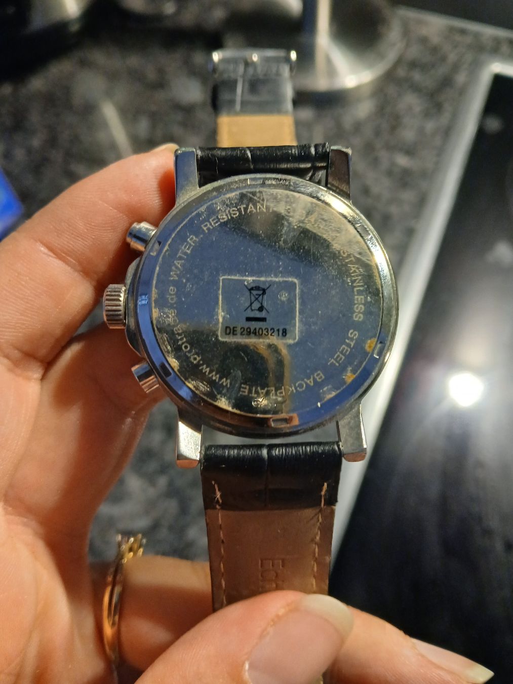 Orologi: Uhr mit Echtleder Armband, Wasserfest – Usato da Niederrohrdorf venduto da Sabrina1041 1