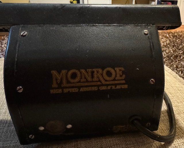 Tutte le macchine: Monroe 100-135 Volt elektrische Rechenmaschine – Usato da Bergdietikon venduto da Alter50 2