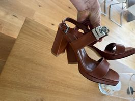 Tolle Schuhe mit Blockabsatz, neu Gr. 39