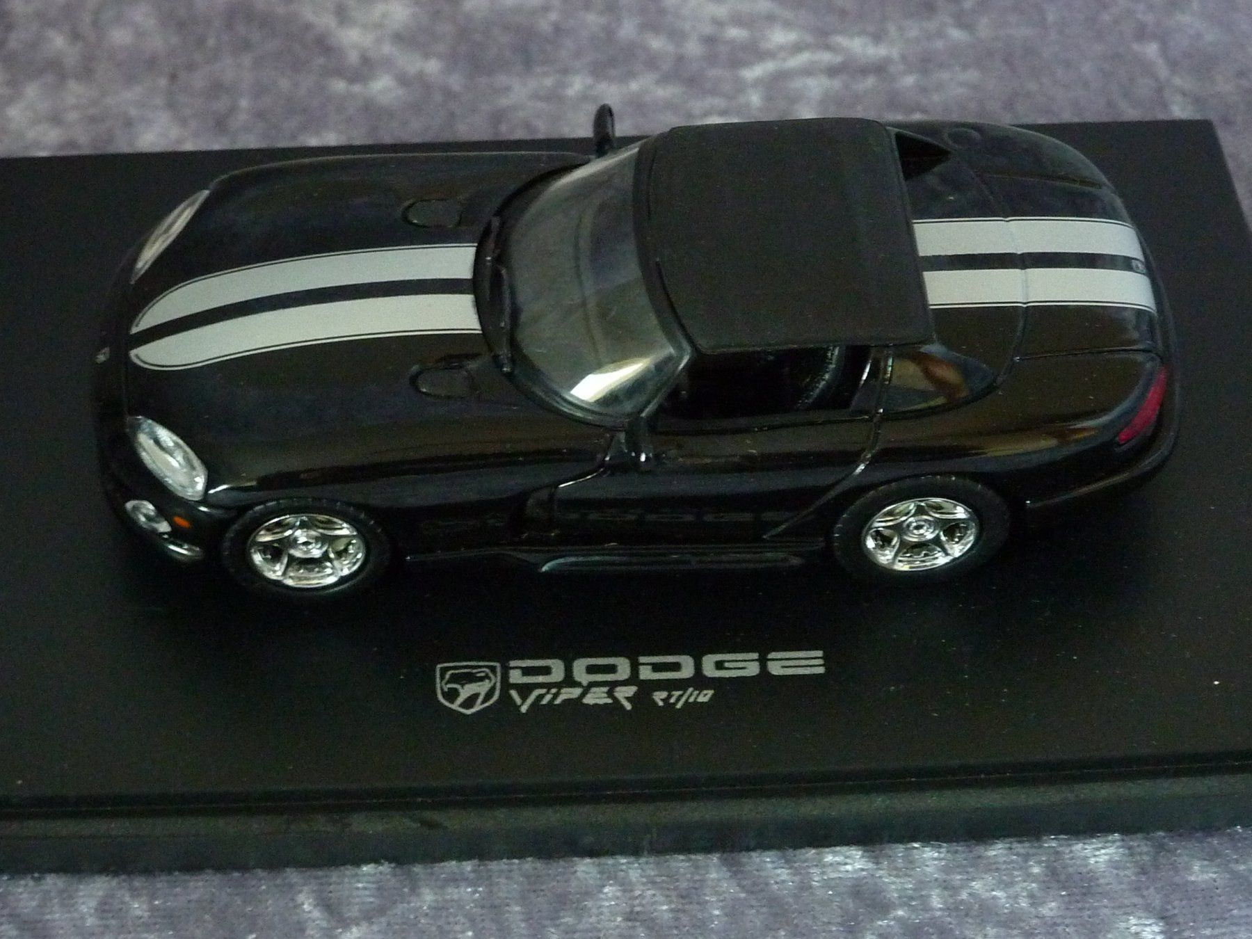 Dodge Modellini d'auto: Dodge Viper RT/10 Black 1:43 – Nuovo e nell'imballaggio originale da Dürrenäsch venduto da modellautos4you 2