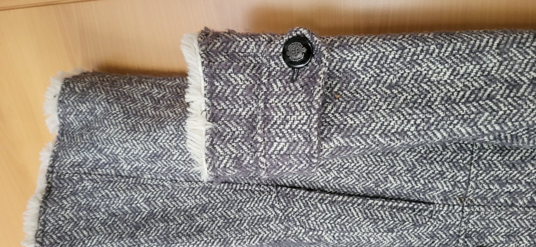 Guess Mäntel: Kurzmantel von Guess – Gebraucht aus Amlikon-Bissegg von Schnuefeli4 2