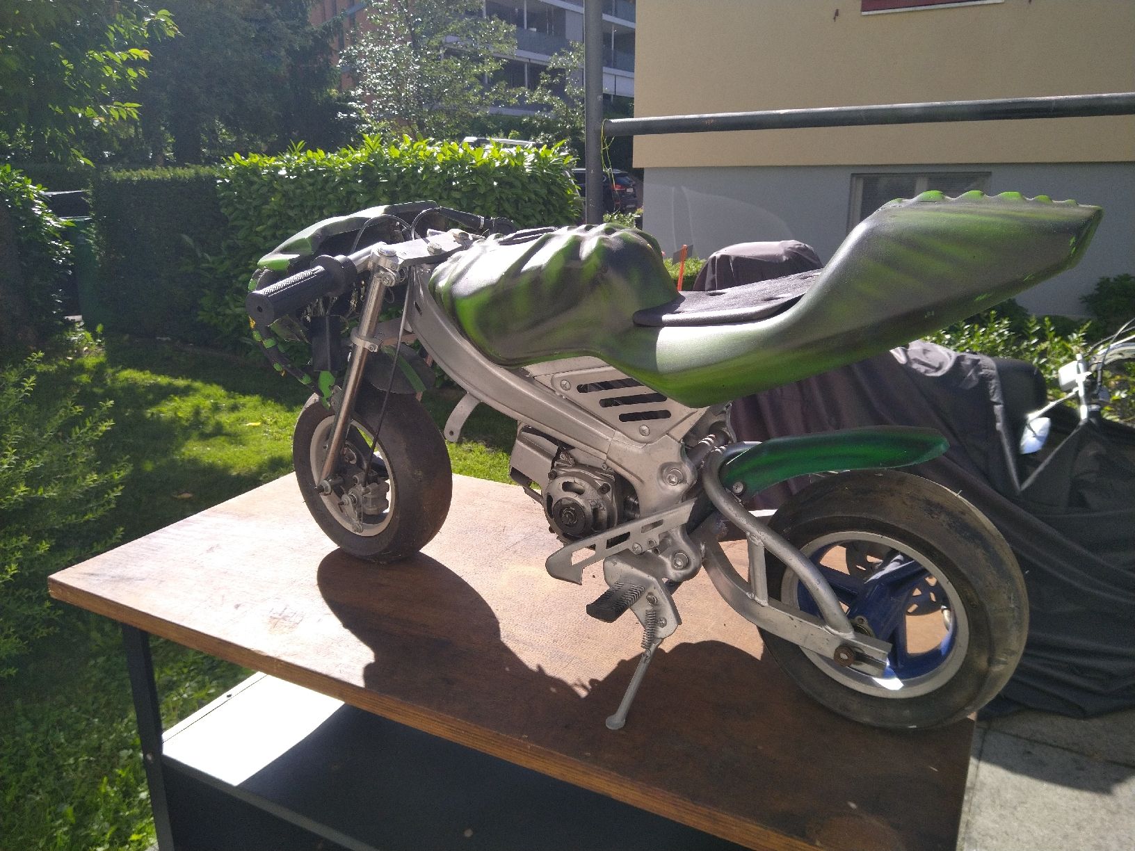 Minimotos: Predator Pocket Bike – Défectueux à Horw par Human78