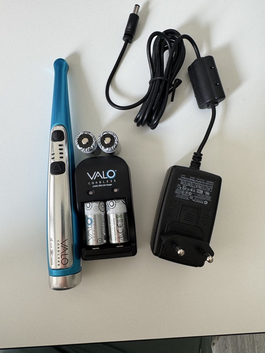 Attrezzature mediche: VALO Cordless mit Zubehör PolymerisationsLampe – Difettoso da Volketswil venduto da praxis12