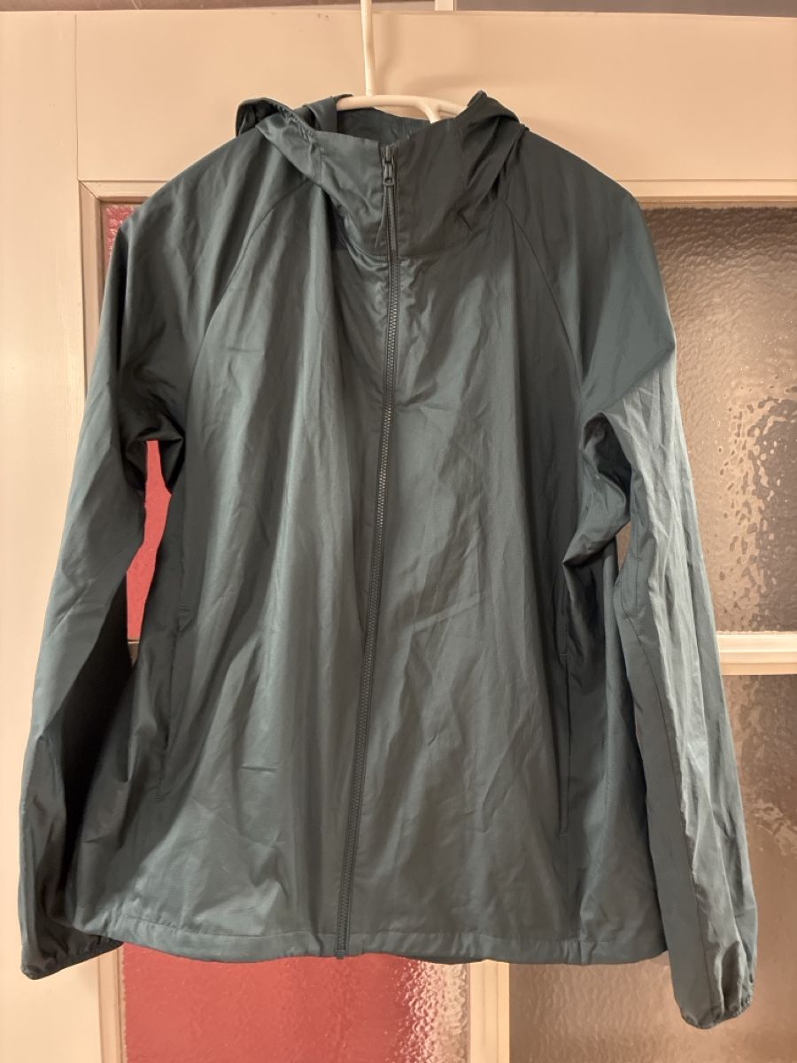 Uniqlo Vestes: Jacke Uniqlo Gr.M – D'occasion à Illnau par Anook05