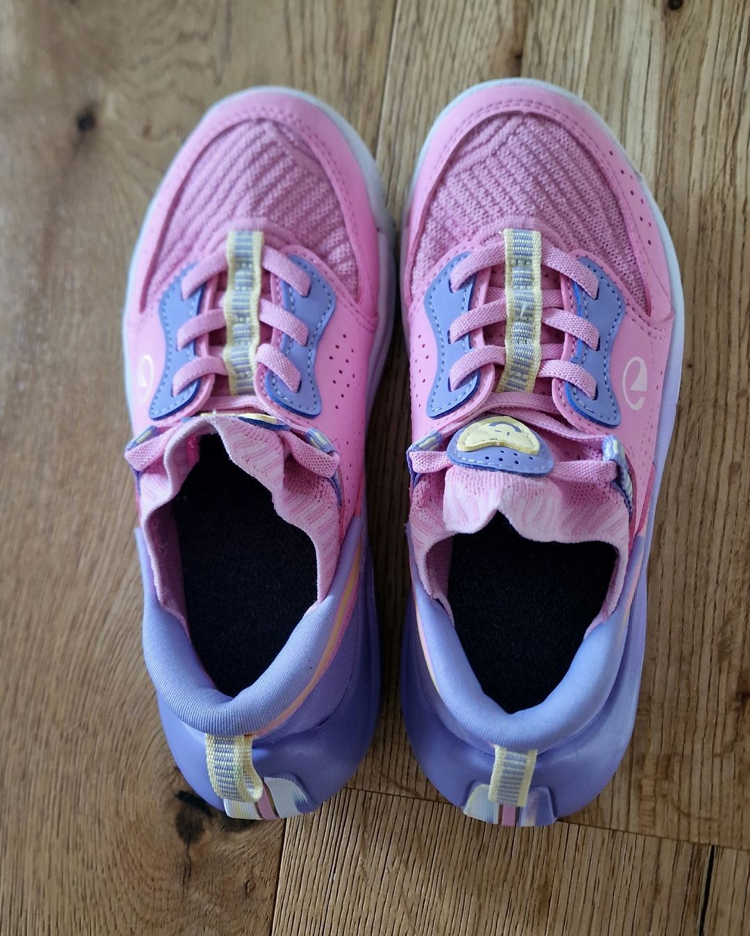 Decathlon Scarpe per ragazze: Sportschuhe gr 31 – Usato da Emmenbrücke venduto da Nadmorebiti 1